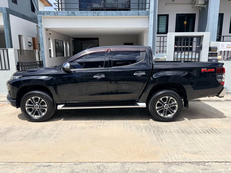 รถ Mitsubishi Triton 2.4 GT Plus สี ดำ