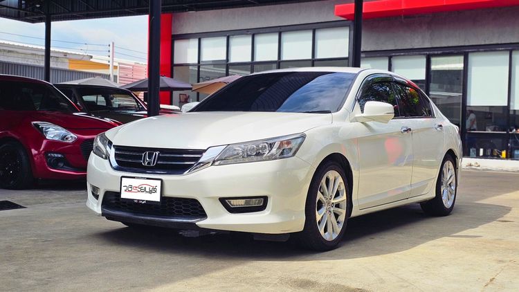 รถ Honda Accord 2.4 EL i-VTEC สี ขาว