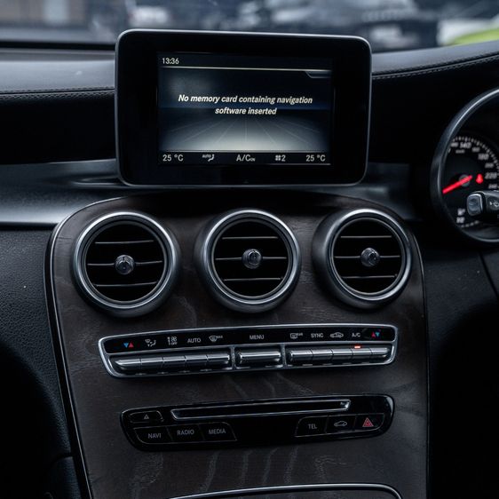 Mercedes-Benz GLC-Class 2016 GLC250d Sedan ดีเซล เทา รูปที่ 3