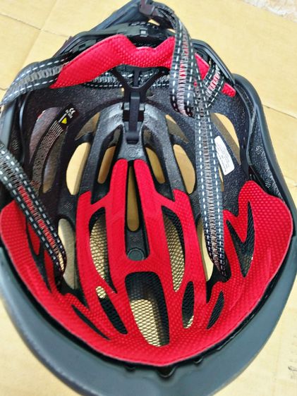 หมวกกันน็อคจักรยาน Karmor Ferox สีดำ ซึ่งเป็นหมวกสำหรับใส่ปั่นจักรยานประเภทถนน (Road Bike) มือสอง รูปที่ 8