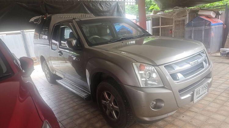 รถ Isuzu D-MAX 3.0 SLX สี บรอนซ์ทอง