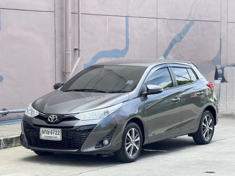 Toyota Yaris 2020 1.2 Mid Sedan เบนซิน ไม่ติดแก๊ส เกียร์อัตโนมัติ เทา รูปที่ 3