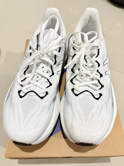 ไม่ระบุ ขาว รองเท้าวิ่ง Asics supperblast3
