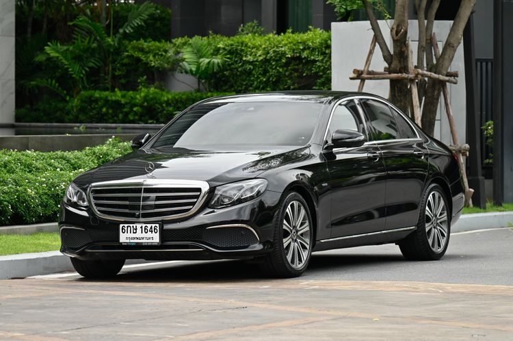 รถ Mercedes-Benz E-Class E350e สี ดำ
