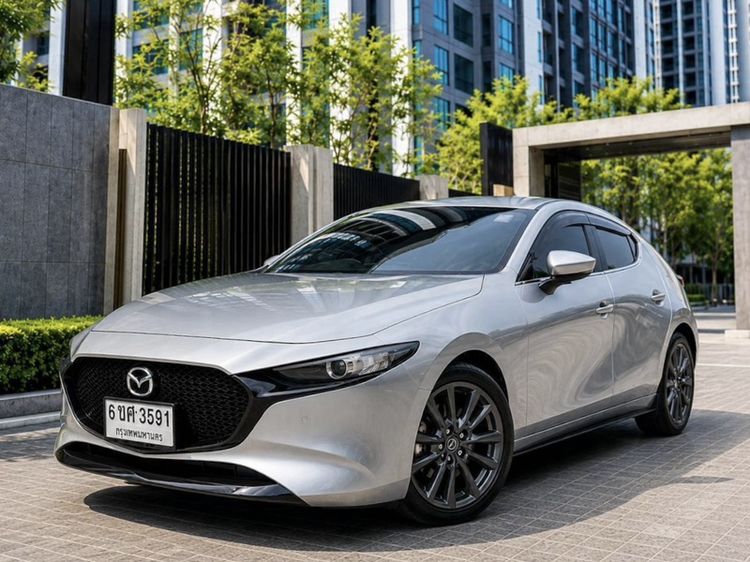 รถ Mazda Mazda3 2.0 C สี บรอนซ์เงิน