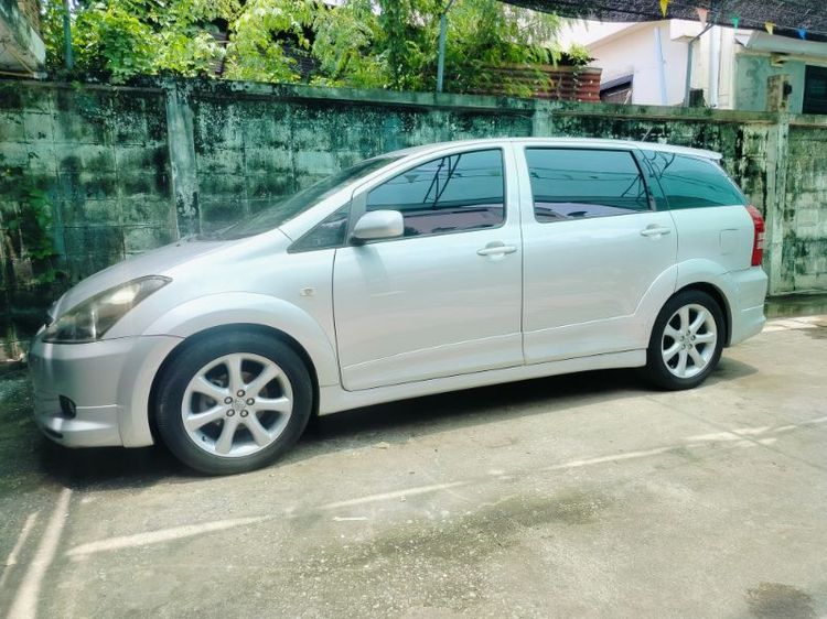 รถ Toyota Wish 2.0 Q Limited สี บรอนซ์เงิน