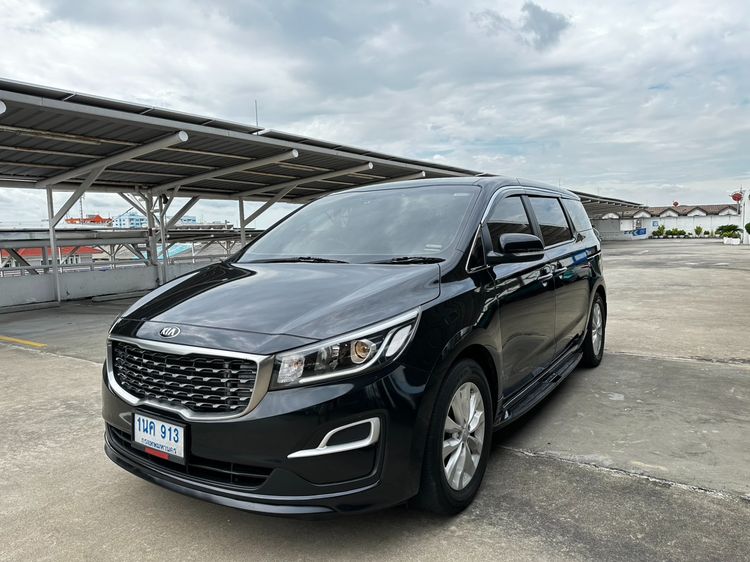 รถ Kia Grand Carnival 2.2 LX สี ดำ