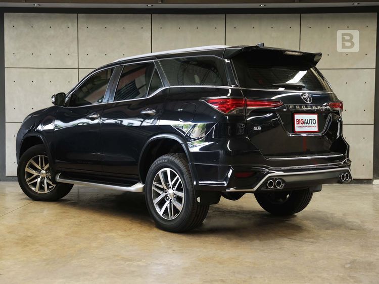 Toyota Fortuner 2018 2.4 V Utility-car ดีเซล ไม่ติดแก๊ส เกียร์อัตโนมัติ ดำ รูปที่ 3