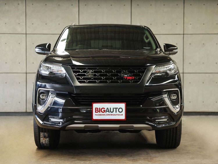 Toyota Fortuner 2018 2.4 V Utility-car ดีเซล ไม่ติดแก๊ส เกียร์อัตโนมัติ ดำ รูปที่ 4