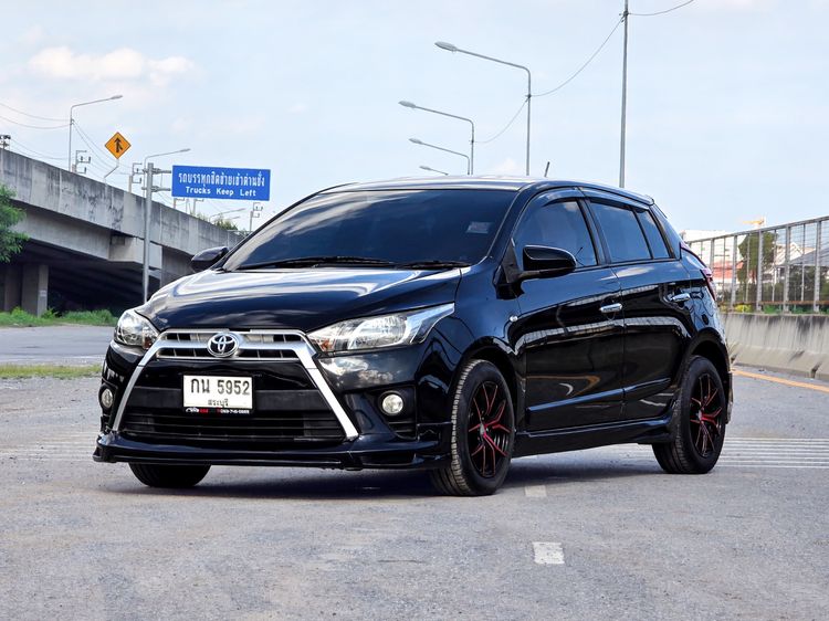 รถ Toyota Yaris 1.2 E สี ดำ