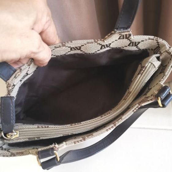 กระเป๋าแบรนด์​ DIANA​ VALENTINO​ มือ​ 2​ รูปที่ 16