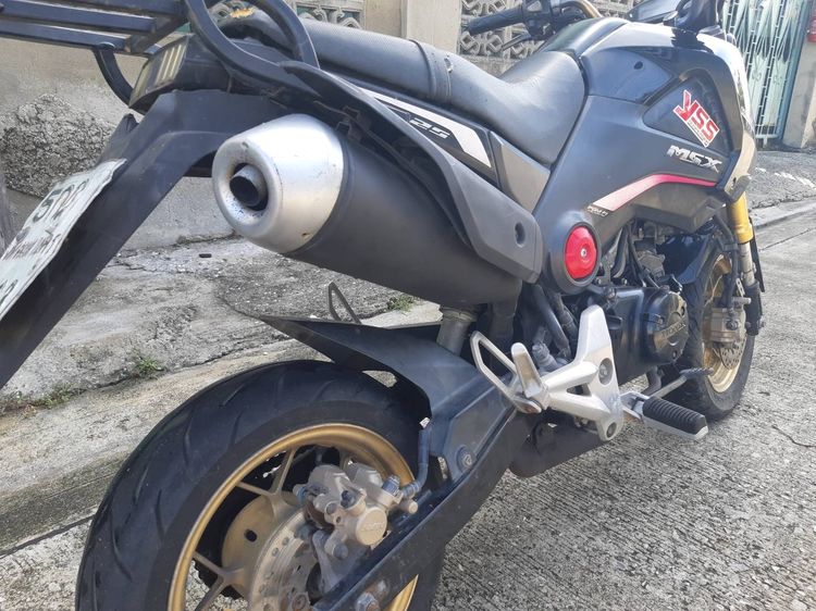 ขายด่วน Honda MSX 125 สีดำแดง ปี16 สภาพเดิม เครื่องดี ใช้งานน้อย พร้อมขี่ เครื่องยนต์ 124.89cc พร้อมโอนเล่ม รูปที่ 4