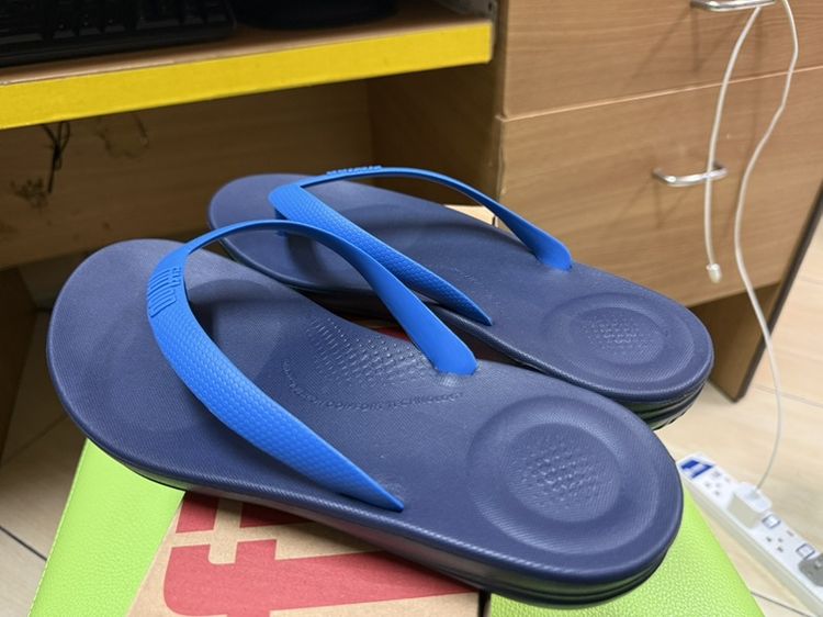 รองเท้า fitflop
