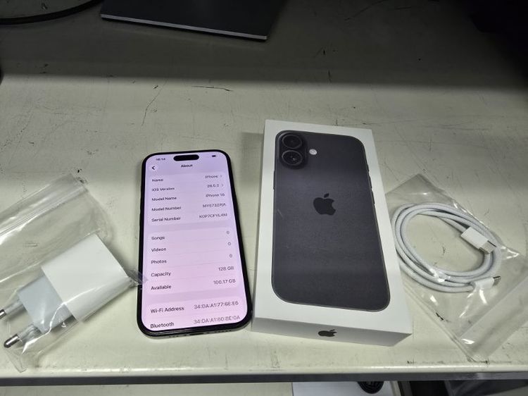 128 GB iPhone 16 128GB Black