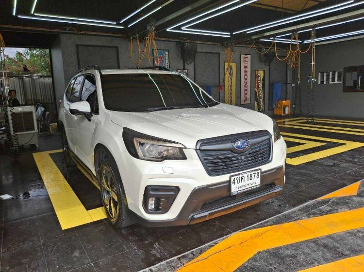 รถ Subaru Forester 2.0 i-S EyeSight สี ขาว