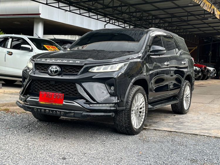 รถ Toyota Fortuner 2.4 Legender 4WD สี ดำ