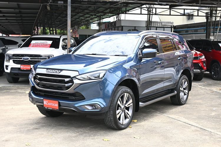 Isuzu MU-X 2023 3.0 Ultimate AT 4WD Utility-car ดีเซล เกียร์อัตโนมัติ น้ำเงิน