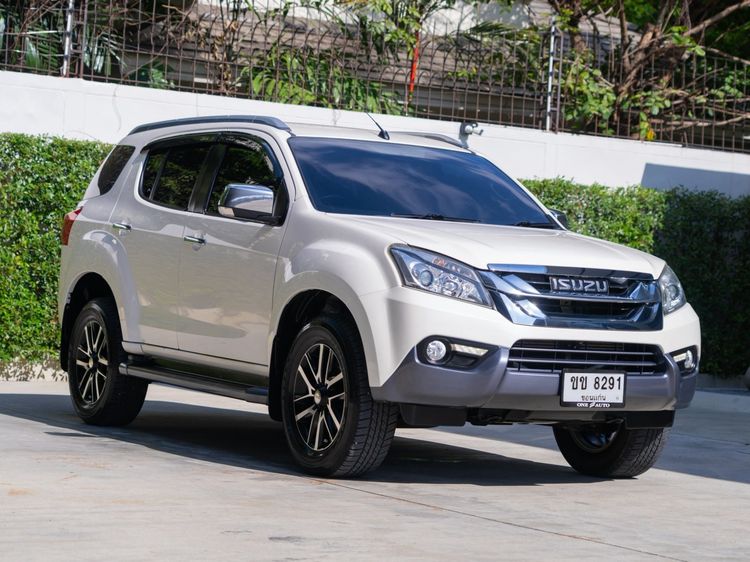 รถ Isuzu MU-X 2.5 DVD สี ขาว