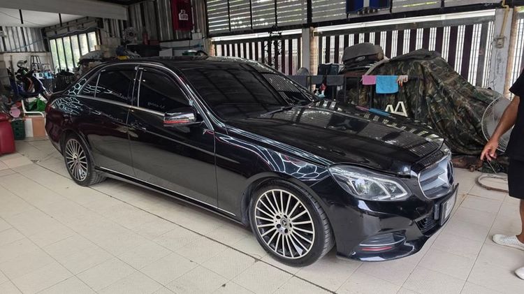 Mercedes-Benz E-Class 2014 E300 Sedan Hybrid (Diesel) เกียร์อัตโนมัติ ดำ รูปที่ 2
