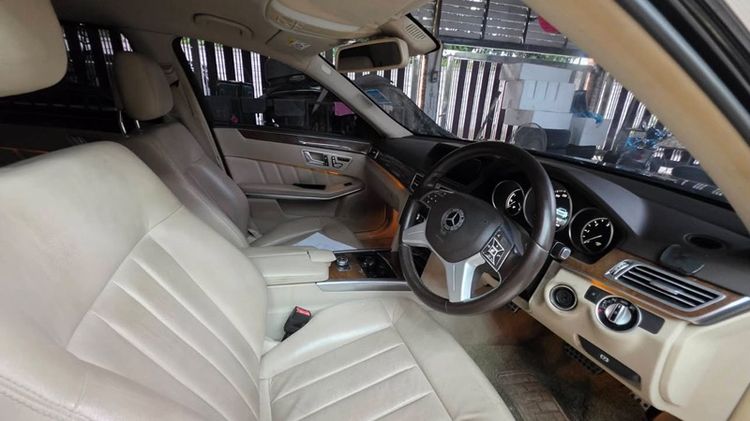 Mercedes-Benz E-Class 2014 E300 Sedan Hybrid (Diesel) เกียร์อัตโนมัติ ดำ รูปที่ 3