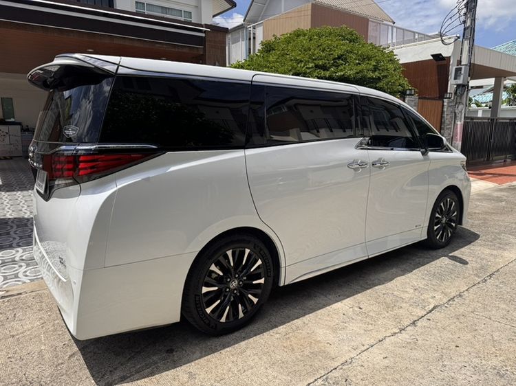 รถ Toyota Alphard 2.5 Executive Lounge Hybrid E-Four 4WD สี ขาว