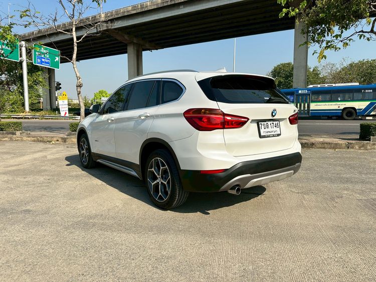 BMW X1 2018 1.5 sDrive18i xLine Utility-car เบนซิน ไม่ติดแก๊ส เกียร์อัตโนมัติ ขาว รูปที่ 4