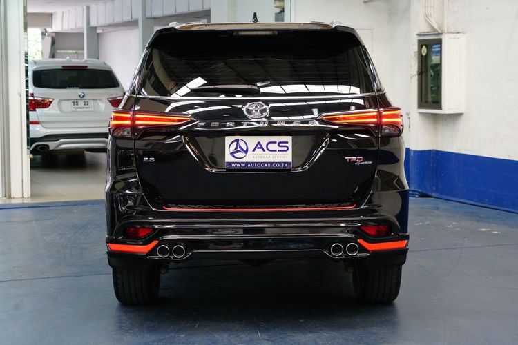 Toyota Fortuner 2019 2.8 TRD Sportivo Utility-car ดีเซล ไม่ติดแก๊ส เกียร์อัตโนมัติ ดำ รูปที่ 4