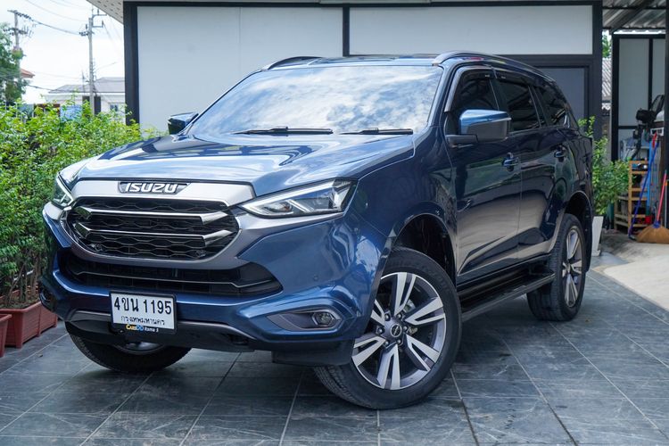 รถ Isuzu MU-X 1.9 ULTIMATE 2WD สี น้ำเงิน