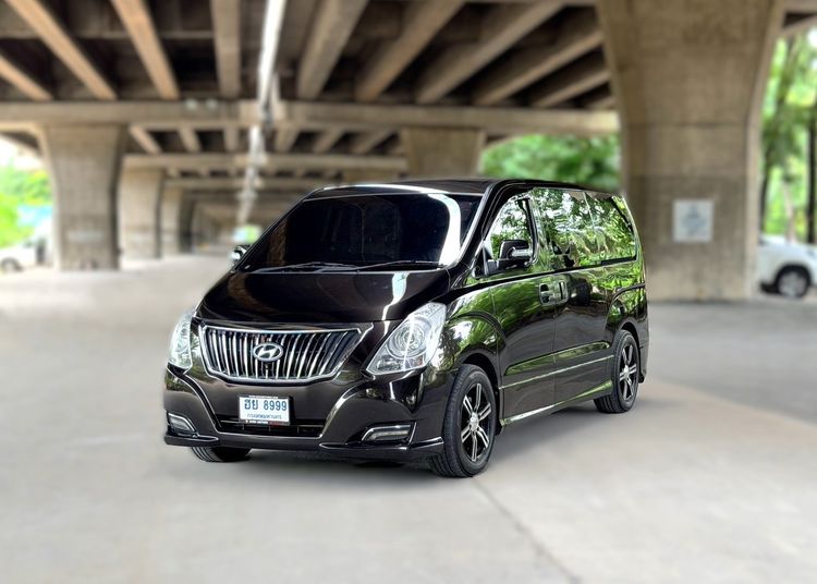 Hyundai H-1  2018 2.5 Deluxe Van ดีเซล ไม่ติดแก๊ส เกียร์อัตโนมัติ น้ำตาล