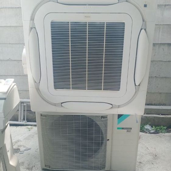 แอบฝังฝ้า 4 ทิศทาง ยี่ห้อdaikin ระบบอินเวอร์เตอร์ ขนาด 30,000 btu น้ำยา r32 ประกันทุกชิ้นส่วน 1 ปีฟรีค่าติดตั้ง