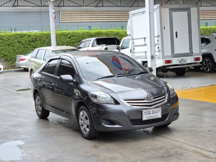 รถ Toyota Vios 1.5 J สี เทา