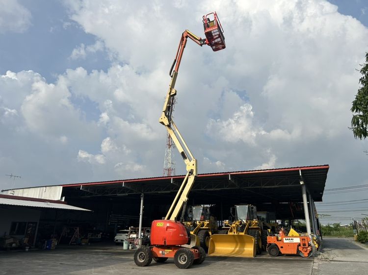 ขายรถกระเช้าบูม JLG รุ่น  450AJ ความสูง 13.7 เมตร รถเก่านอก