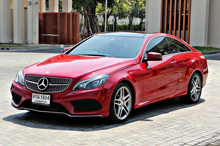 รถ Mercedes-Benz E-Class E200 สี แดง