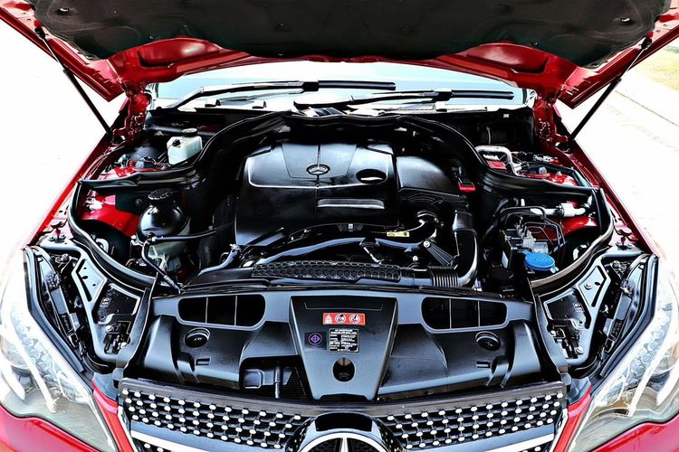 Mercedes-Benz E-Class 2015 E200 Sedan เบนซิน ไม่ติดแก๊ส เกียร์อัตโนมัติ แดง รูปที่ 3