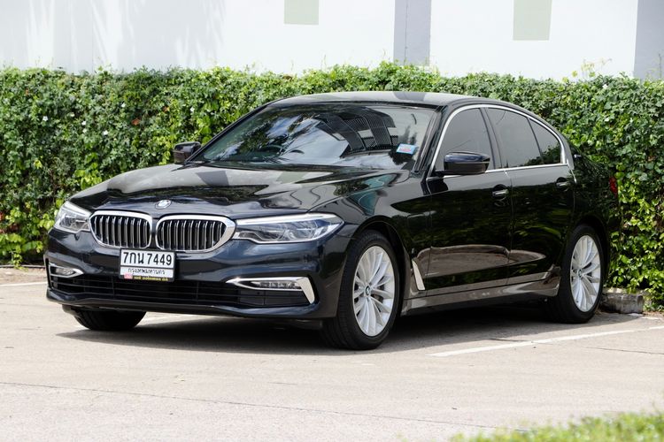 BMW Series 5 2018 530e Sedan ปลั๊กอินไฮบริด (PHEV) ไม่ติดแก๊ส เกียร์อัตโนมัติ ดำ รูปที่ 2