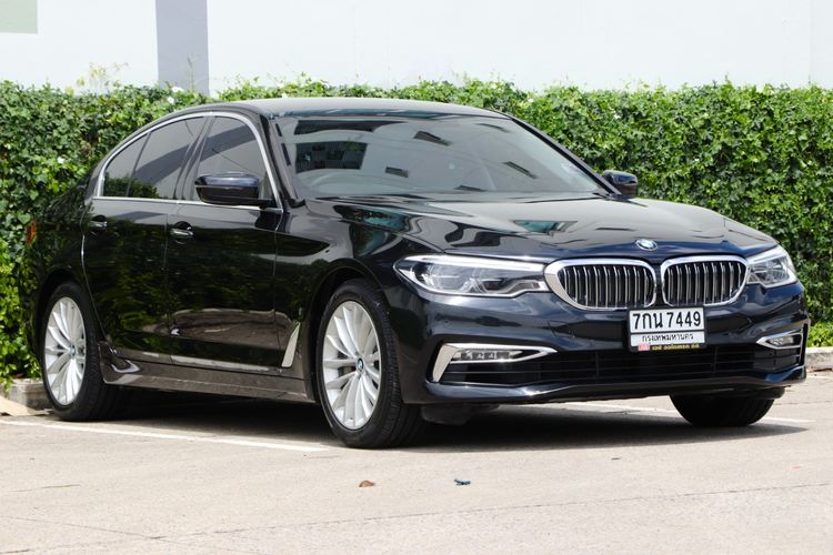 BMW Series 5 2018 530e Sedan ปลั๊กอินไฮบริด (PHEV) ไม่ติดแก๊ส เกียร์อัตโนมัติ ดำ รูปที่ 3