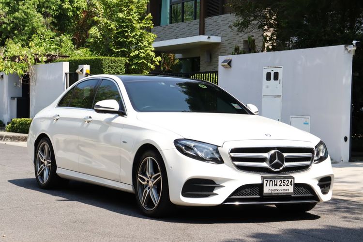 รถ Mercedes-Benz E-Class E350e สี ขาว
