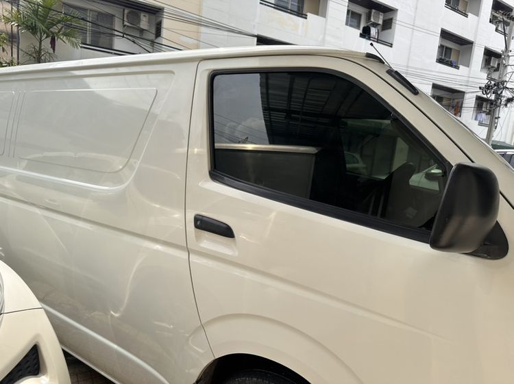 Toyota Hiace 2014 3.0 D4D Van ดีเซล เกียร์ธรรมดา ขาว รูปที่ 4