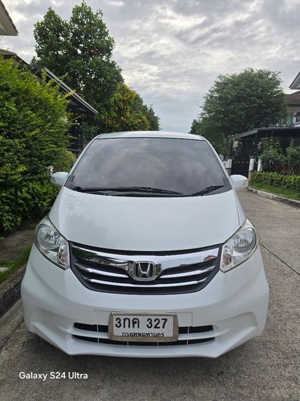รถ Honda Freed 1.5 SE สี ขาว
