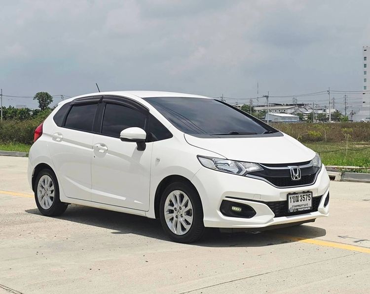 Honda Jazz 2019 1.5 V+ Sedan เบนซิน เกียร์อัตโนมัติ ขาว