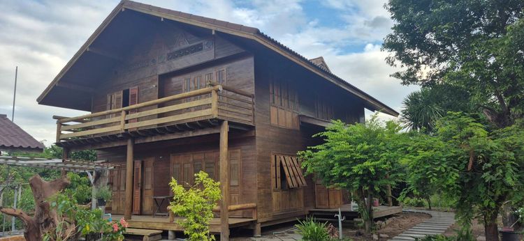 ตกแต่งครบ ขายบ้านเดี่ยว 2 ชั้น พร้อมที่ดิน 3 ไร่ 3 งาน อ.เมืองสุพรรณบุรี บรรยากาศร่มรื่น เหมาะสำหรับอยู่อาศัยหรือทำบ้านสวน