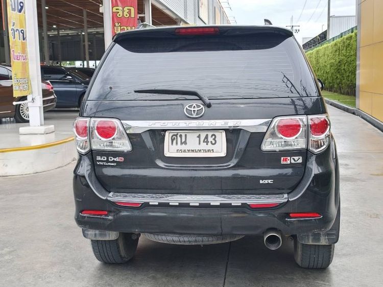 Toyota Fortuner 2013 3.0 V Utility-car ดีเซล ไม่ติดแก๊ส เกียร์อัตโนมัติ ดำ รูปที่ 4