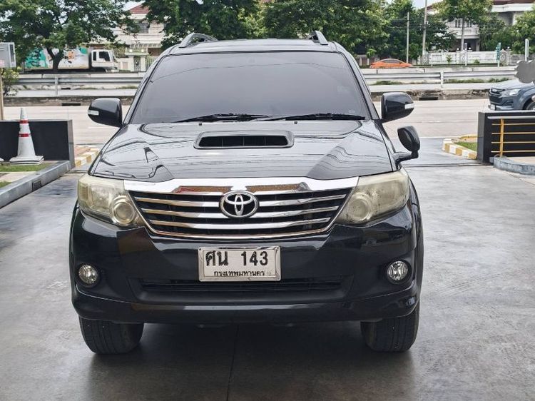 Toyota Fortuner 2013 3.0 V Utility-car ดีเซล ไม่ติดแก๊ส เกียร์อัตโนมัติ ดำ รูปที่ 2