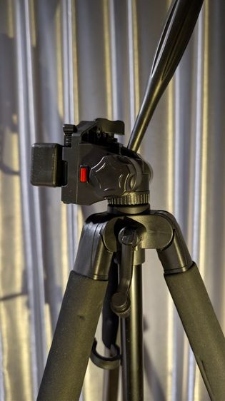 ขาตั้งกล้อง Tripod สูง 180cm สำหรับกล้องและมือถือ พร้อมกระเป๋า รูปที่ 3