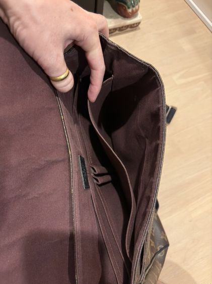 กระเป๋า Louis Vuitton รุ่น Beaubourg MM 2015 รูปที่ 11