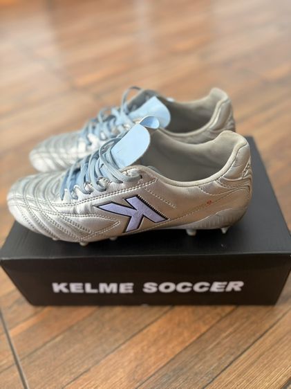 Kelme K-Fighting 2พื้น: AG/MGไซซ์: 8.5US (26.5CM)สภาพ: 8/10 ใช้งานได้ปกติราคา: 800 บาท จากราคาเต็ม 2,000+ราคาพิเศษสำหรับคนพร้อมโอน