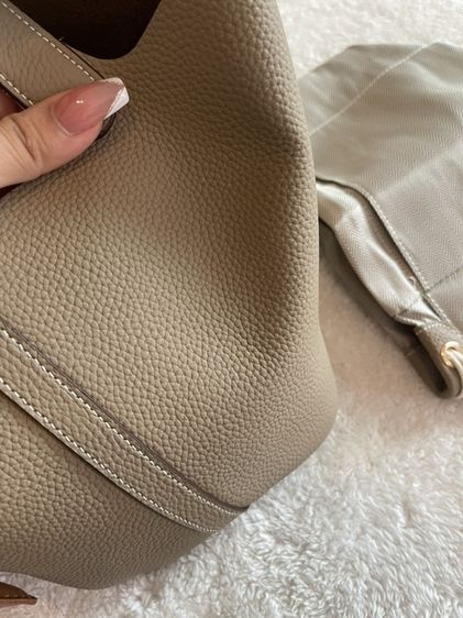 กระเป๋าหนังวัวแท้ Aesthetic Cowhide Leather Picotin Bucket Bag รูปที่ 5