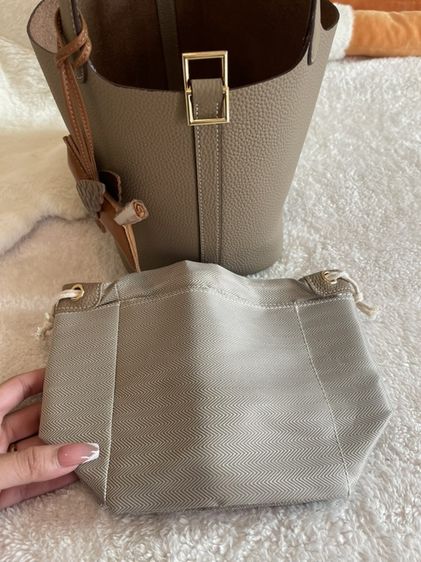 กระเป๋าหนังวัวแท้ Aesthetic Cowhide Leather Picotin Bucket Bag รูปที่ 8
