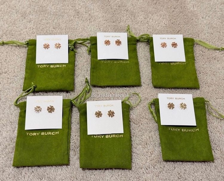 ต่างหู Tory burch Small Logo Stud Earringsของแท้ รูปที่ 2
