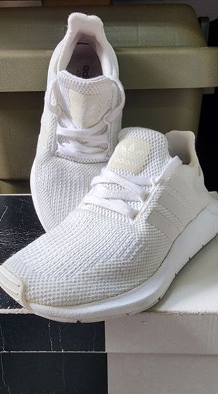 รองเท้าผ้าใบ ผ้า UK 4 | EU 36 2/3 | US 5.5 ขาว รองเท้า adidas Original Swiff Run
